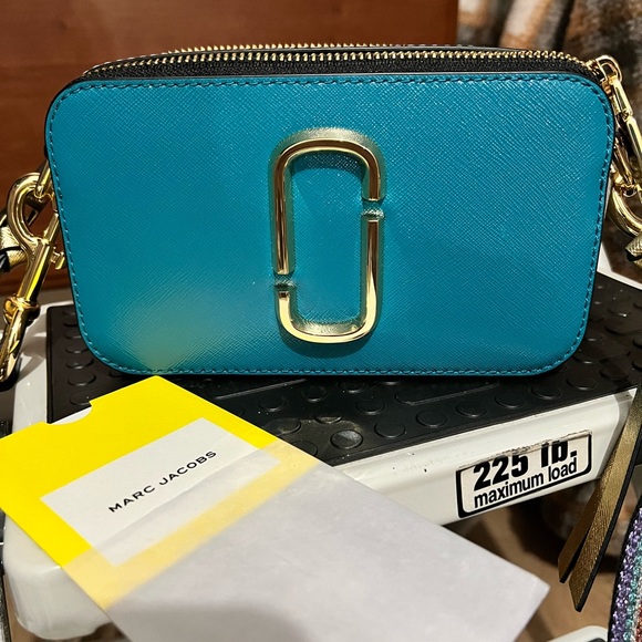 Marc Jacobs Handbags - Brand New Marc Jacobs Snapshot bag